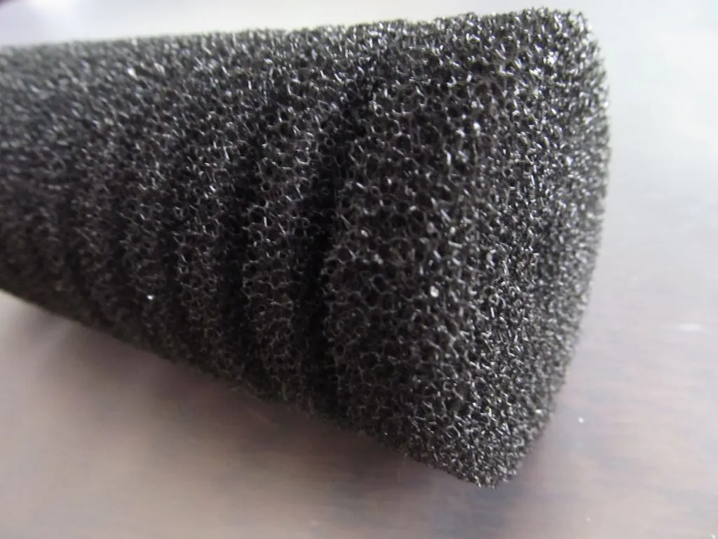 Esponja de filtro para acuario, material poroso donde se alojan las bacterias